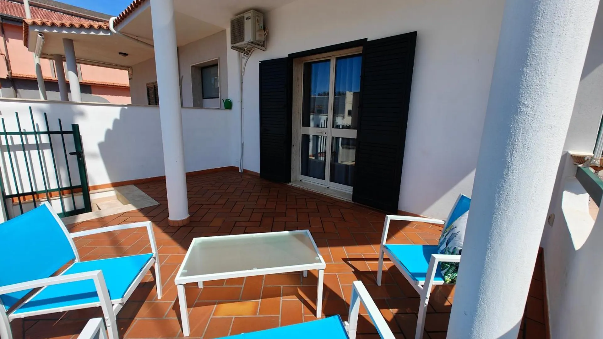 Casuzze House Villa Villaggio Azzurro 0*,